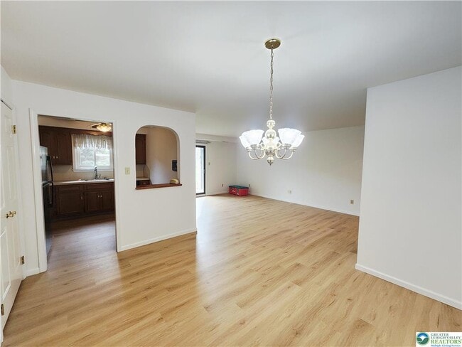 Building Photo - 4501 N Hedgerow Dr