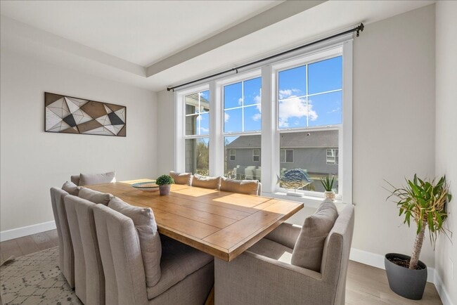 Building Photo - Luxury Living at Sagebrook