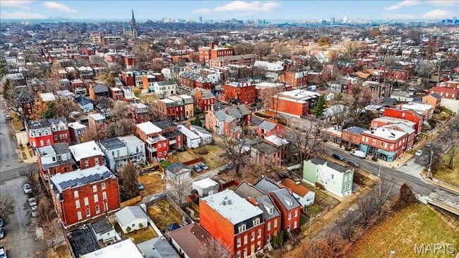 Building Photo - Benton Park home.