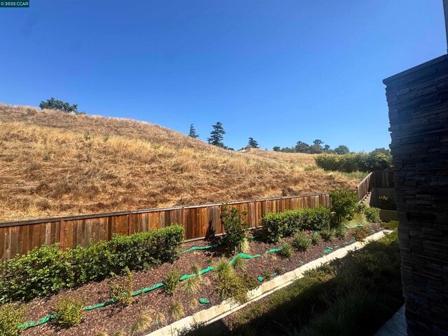 Building Photo - 725 Delve Ct