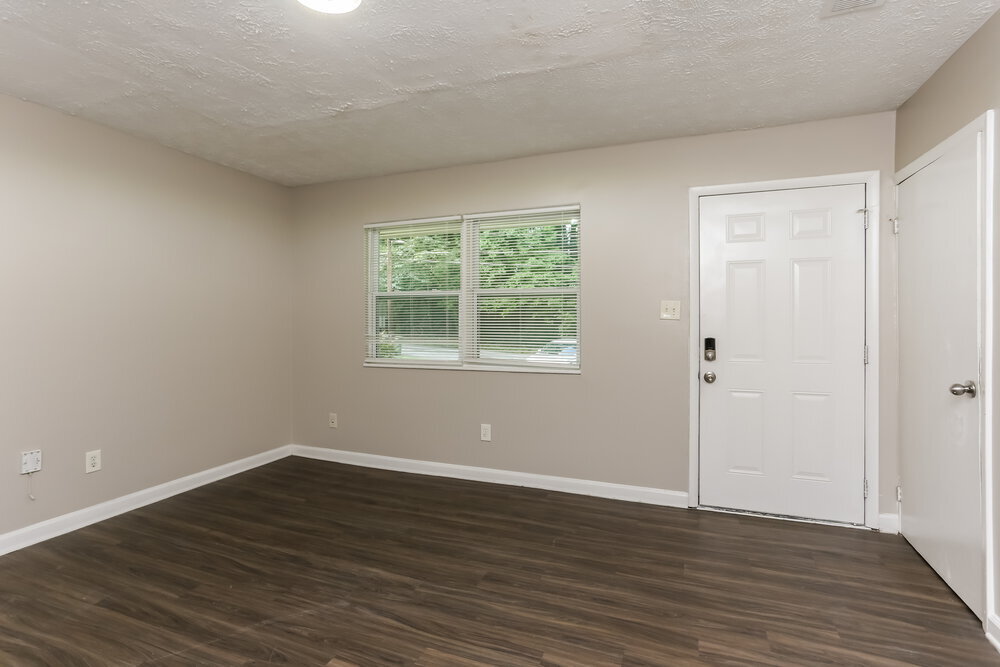 Building Photo - 599 Plainville Dr SW