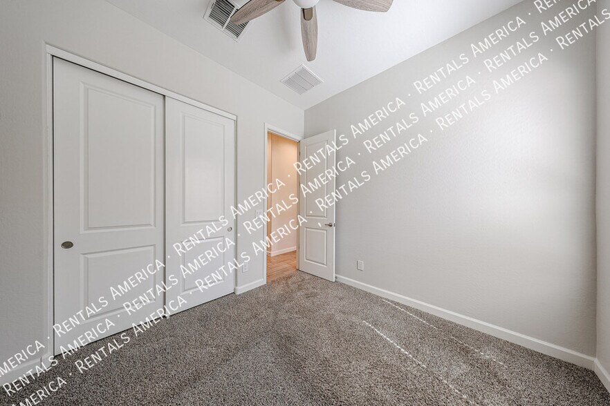 Building Photo - 2131 East Charlotte Dr