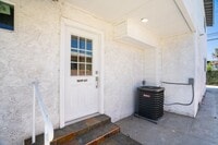 Building Photo - 1049 W 62nd St