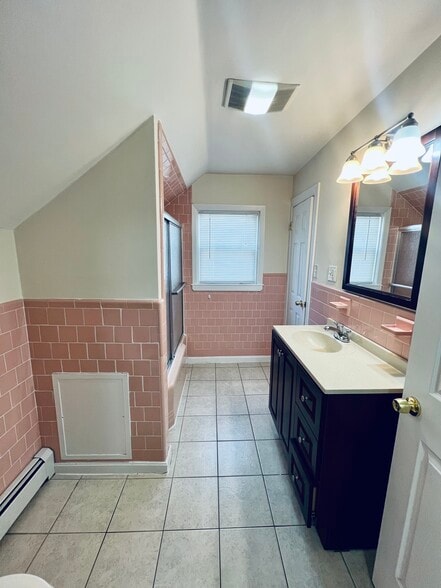 Building Photo - 71 Pembroke Ave