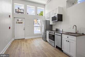 Building Photo - 223 S 45th St