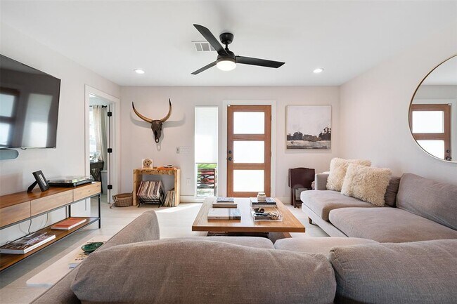 Building Photo - 5000 Lansing Dr