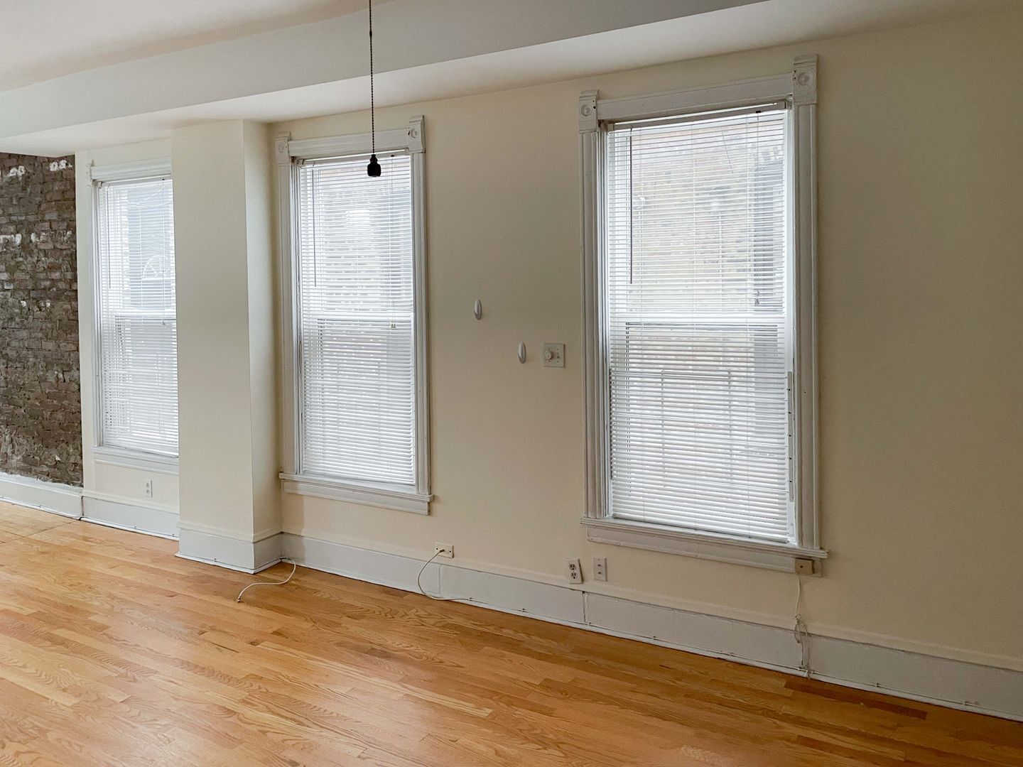 Building Photo - 1214 W Wrightwood Ave