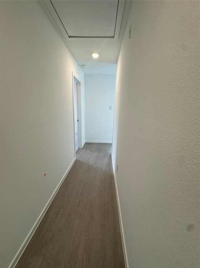 Building Photo - 3080 Fantasy Ter Dr