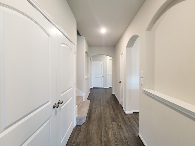 Building Photo - 10423 Astor Pt Trl