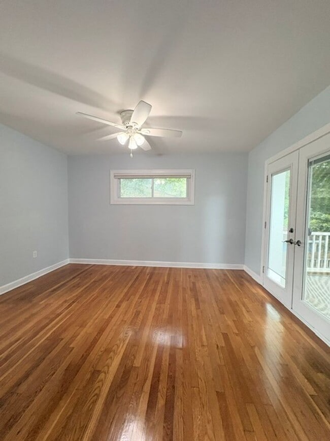 Building Photo - 9714 Admiralty Dr