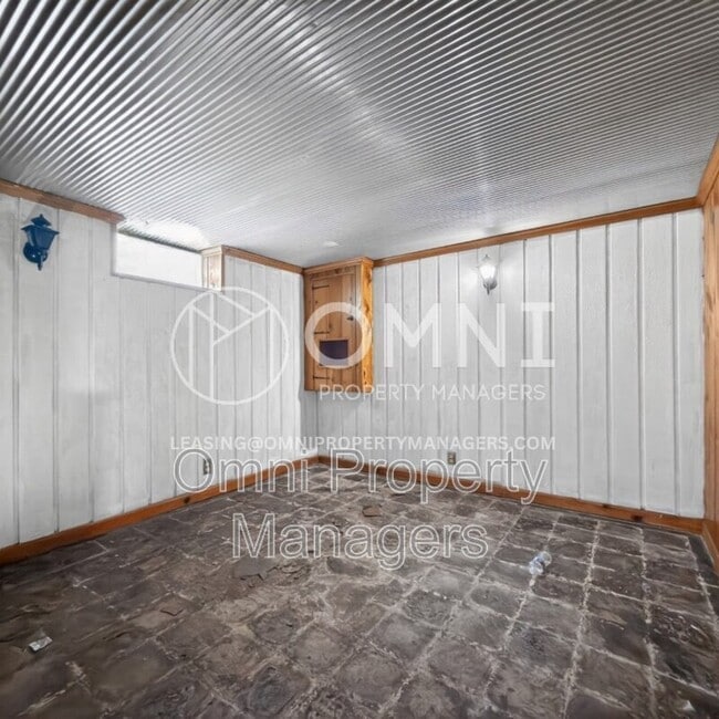 Building Photo - 11529 Roxbury St