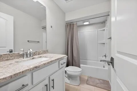 Building Photo - 47713 Hillcrest Dr