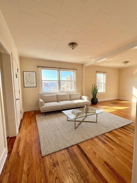 Building Photo - 45 Slater St