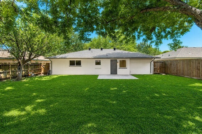 Building Photo - 13619 Elm Ct