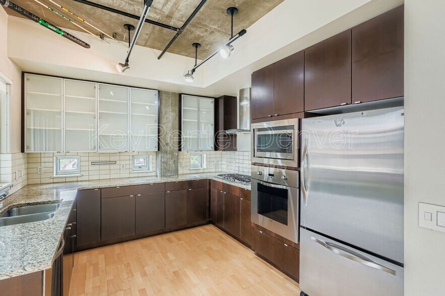 Primary Photo - 2229 Blake St