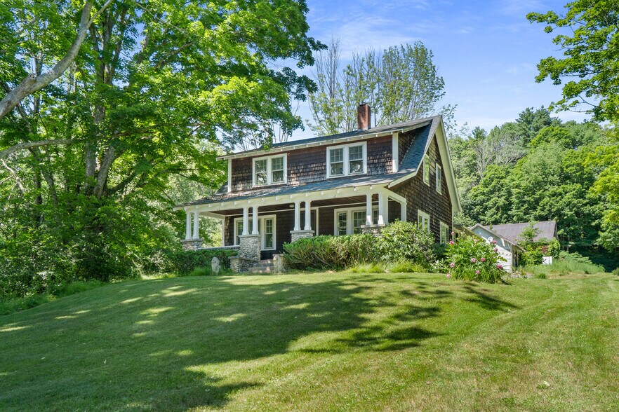 Building Photo - 15 Sherburne Rd