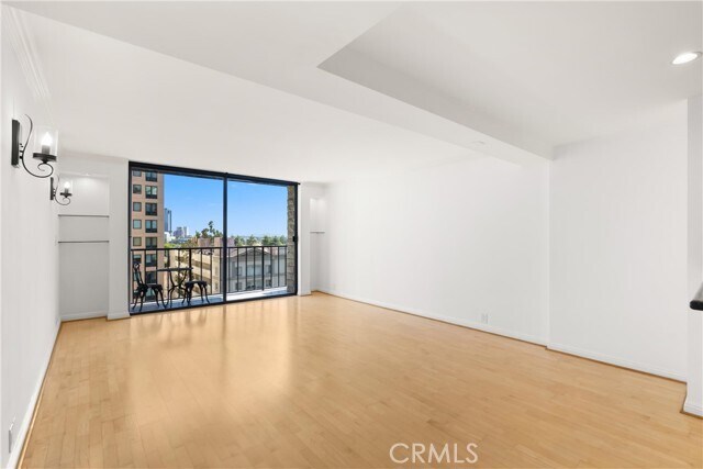 Building Photo - 10535 Wilshire Blvd