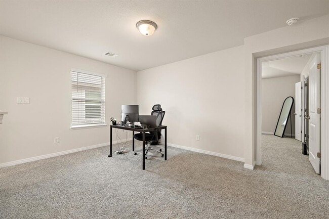 Building Photo - 129 Greenway Ln