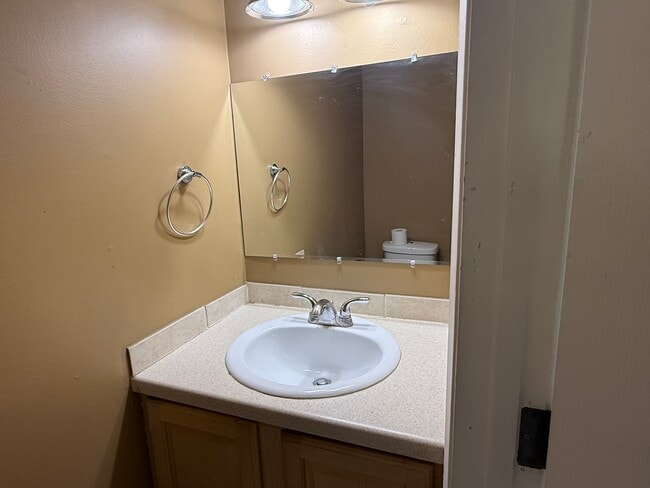 Building Photo - 4041 W 125th St