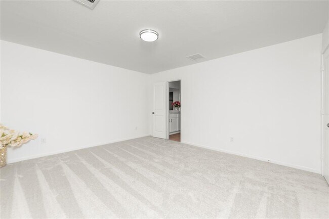 Building Photo - 1626 Red Oak Dr