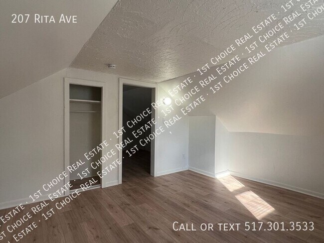 Building Photo - 207 Rita St