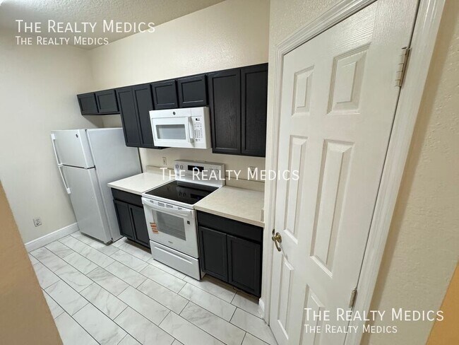 Building Photo - 13512 Turtle Marsh Loop