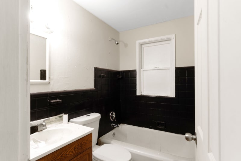 Building Photo - 8135 Bloom Dr
