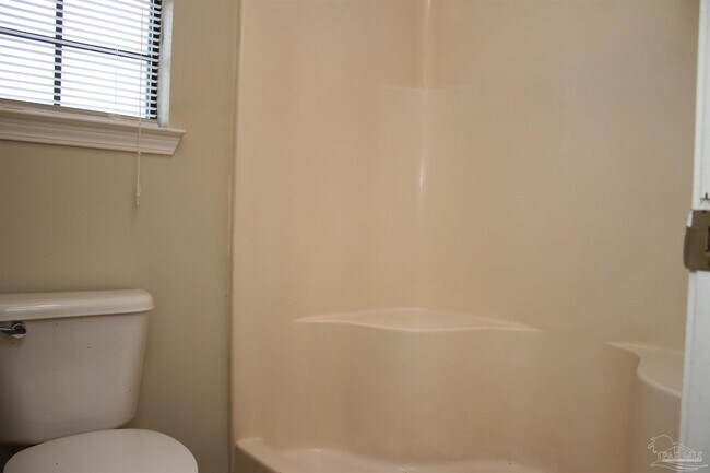 Building Photo - 7608 Wilshire Rd