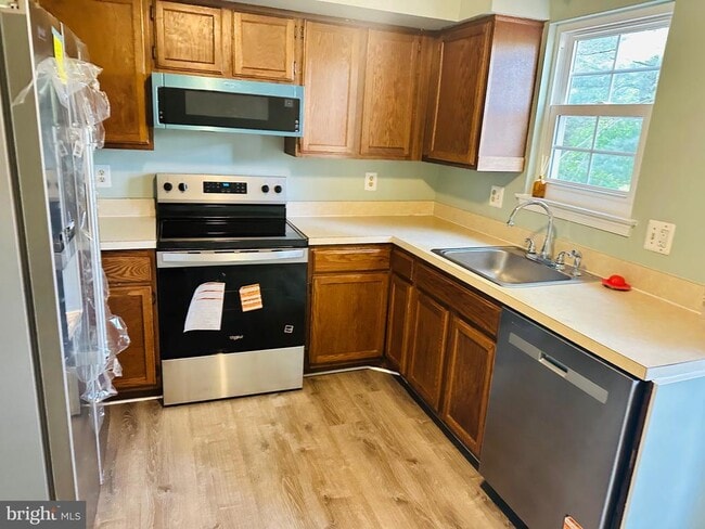 Building Photo - 22 Alden Ct