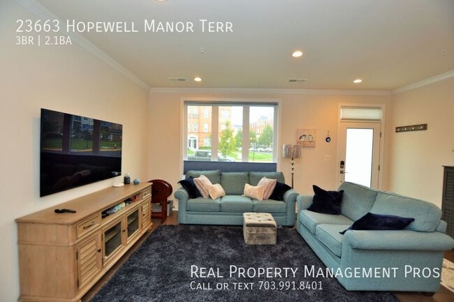 Building Photo - 23663 Hopewell Manor Terrace