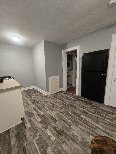 Building Photo - 703 Transverse Ave