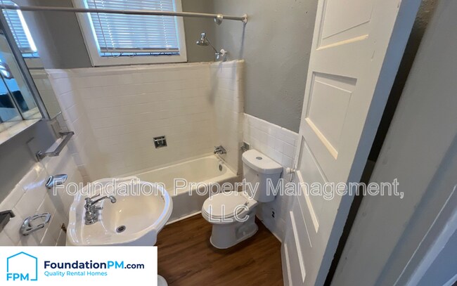 Building Photo - 578 McKinley St