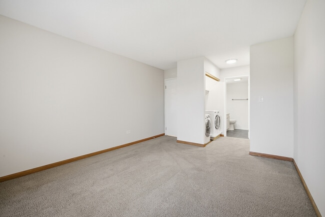 Building Photo - 1255 N Sterling Ave