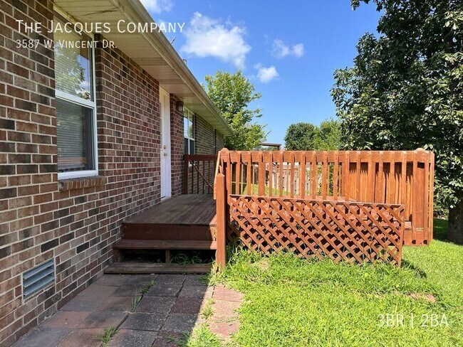 Building Photo - 3587 W Vincent Dr