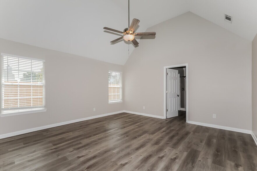 Building Photo - 1597 Rice Square