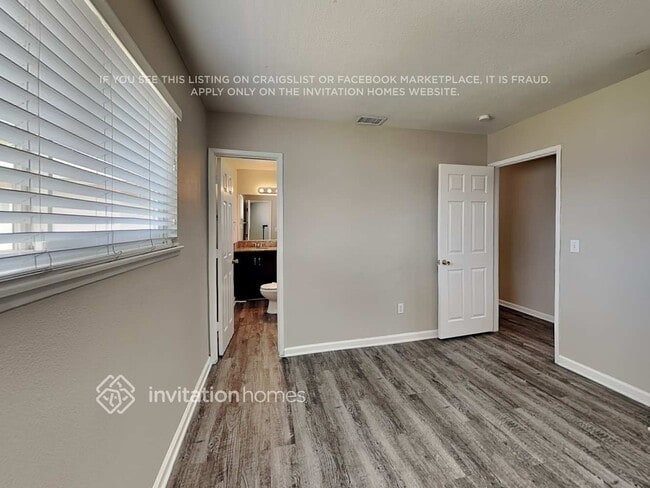 Building Photo - 7807 Colwyn Ave