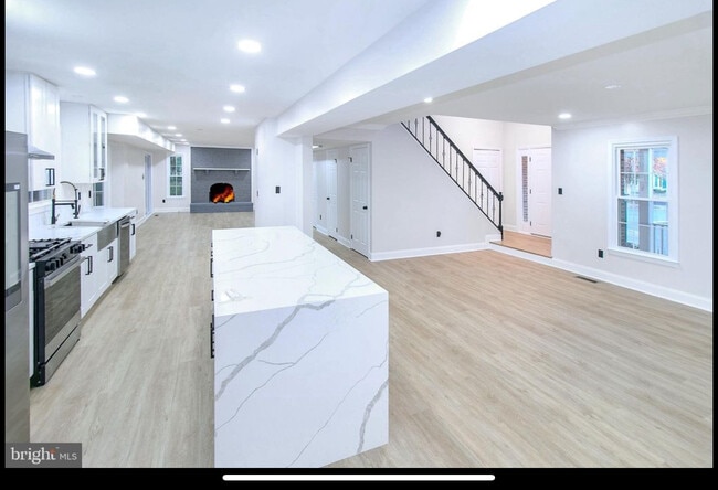 Building Photo - 21111 Deep Furrow Ct