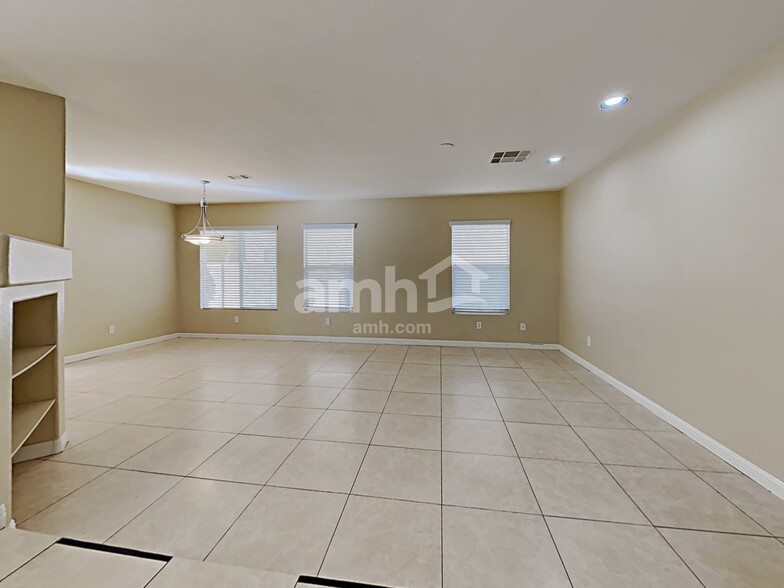 Building Photo - 8443 Chinook Candy Ct