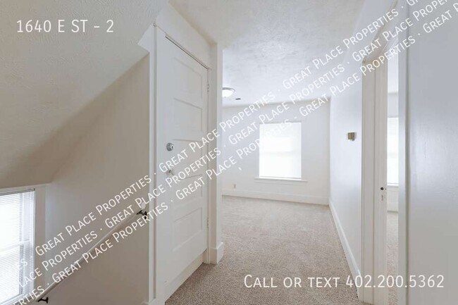 Building Photo - 1640 E ST-2