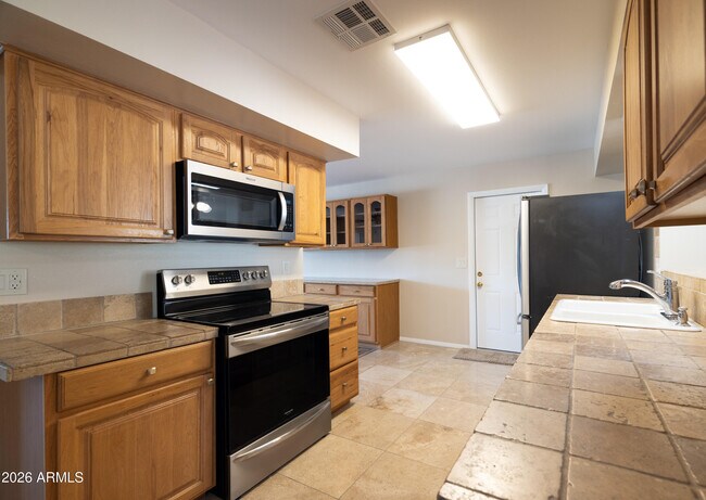 Building Photo - 11208 N 105th Ave