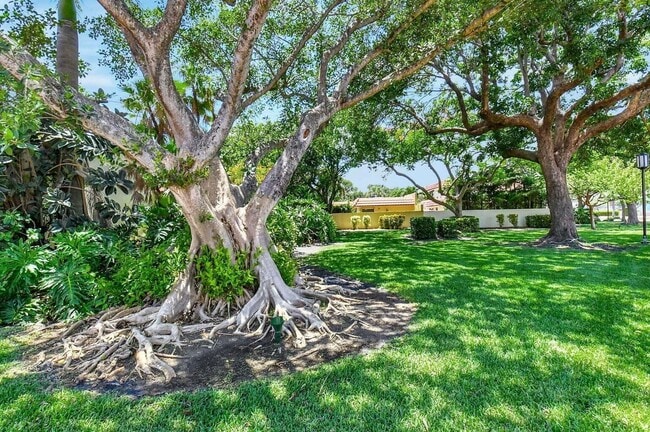 Building Photo - 3567 Commodore Cir