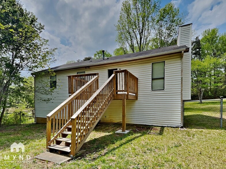 Building Photo - 2664 Bomar Rd