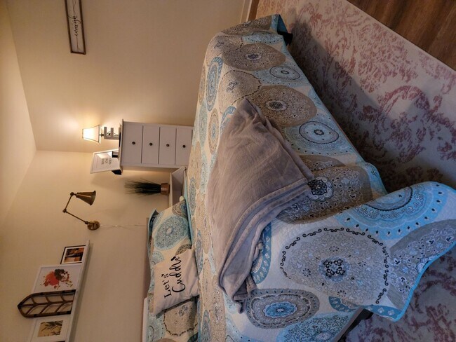 Building Photo - 5002 Shannon Ct