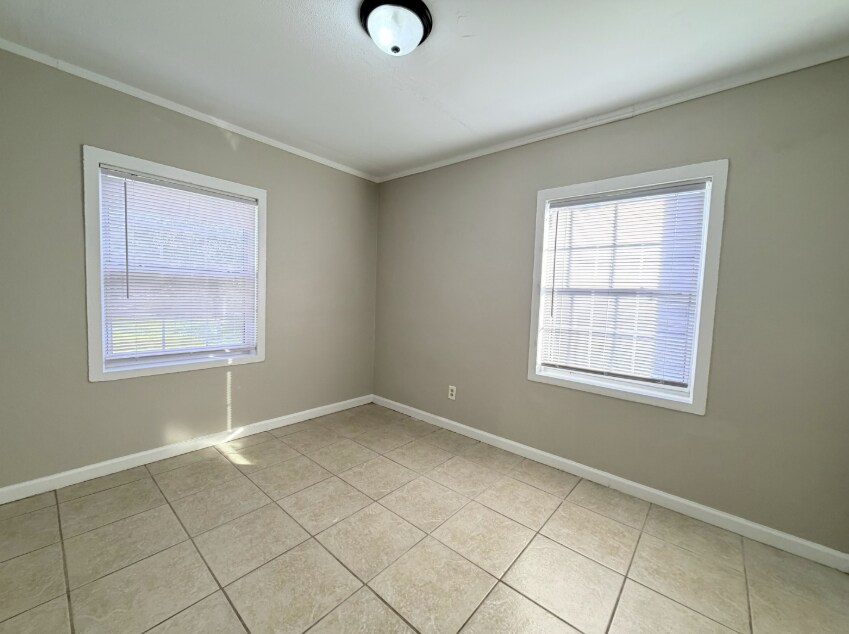 Building Photo - 3817 Peach Dr