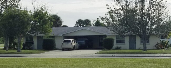 Building Photo - 1600 Cardinal Ln