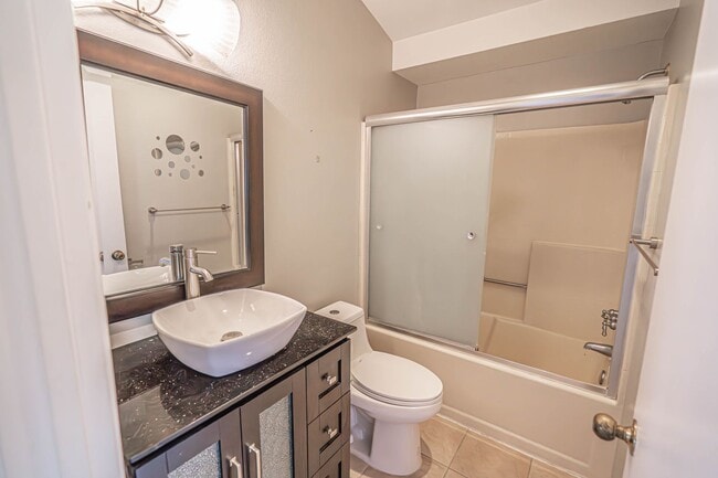 Building Photo - Spacious 3-Bedroom Home with Large Backyard on a Cul-de-Sac in Saugus!