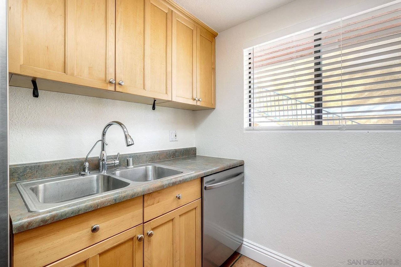 Building Photo - 9948 San Juan St