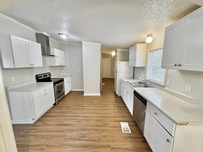 Building Photo - 4472 Cedar Ridge Ln