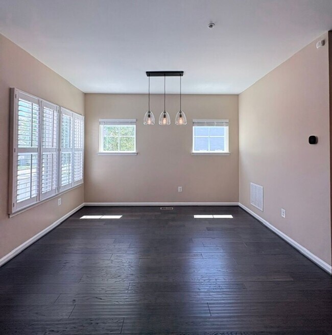 Building Photo - 22110 Fulmer Ave