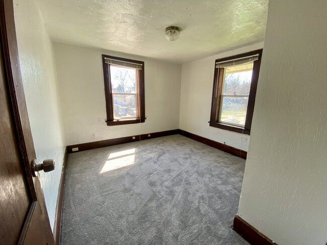 Building Photo - 987 Whittier Ave
